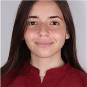 No tengo experiencia como profesora, pero tengo muchas ganas, se portugués y español